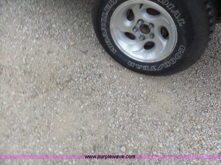 image for item K5709 1992 Ford Ranger SuperCab pickup truck