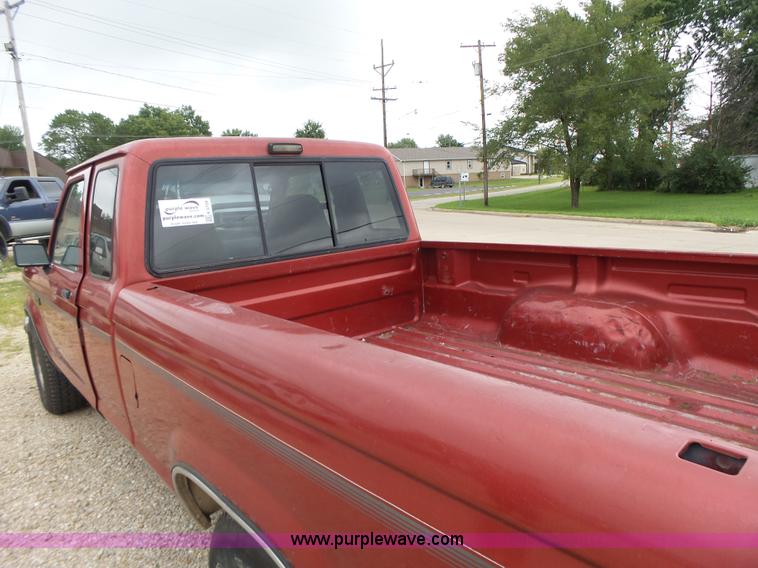 image for item K5709 1992 Ford Ranger SuperCab pickup truck