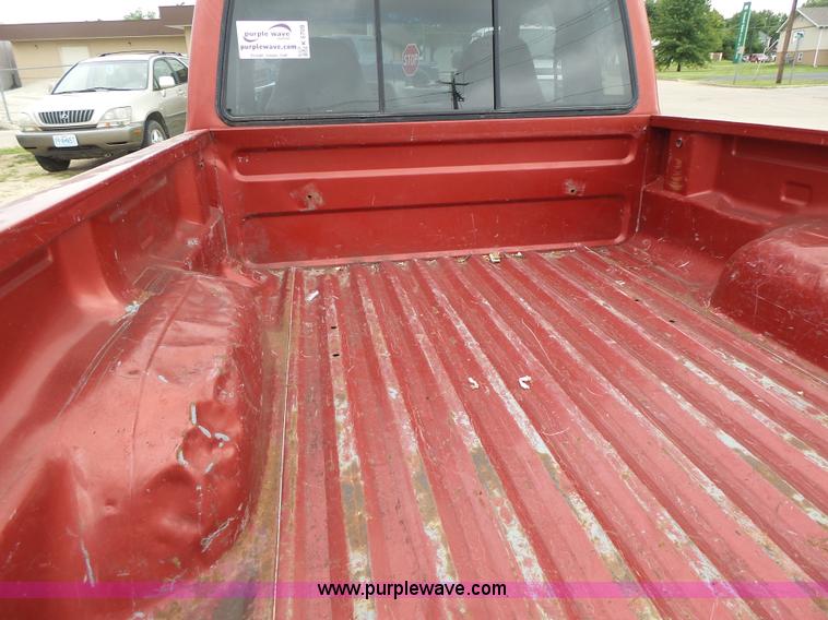 image for item K5709 1992 Ford Ranger SuperCab pickup truck