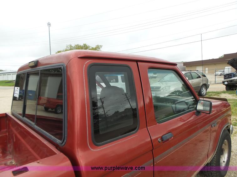 image for item K5709 1992 Ford Ranger SuperCab pickup truck