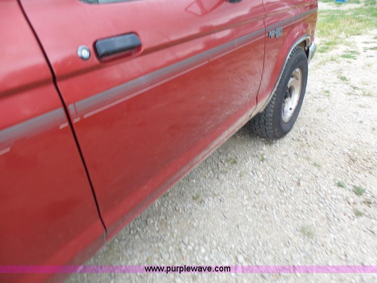 image for item K5709 1992 Ford Ranger SuperCab pickup truck