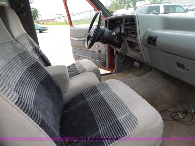 image for item K5709 1992 Ford Ranger SuperCab pickup truck