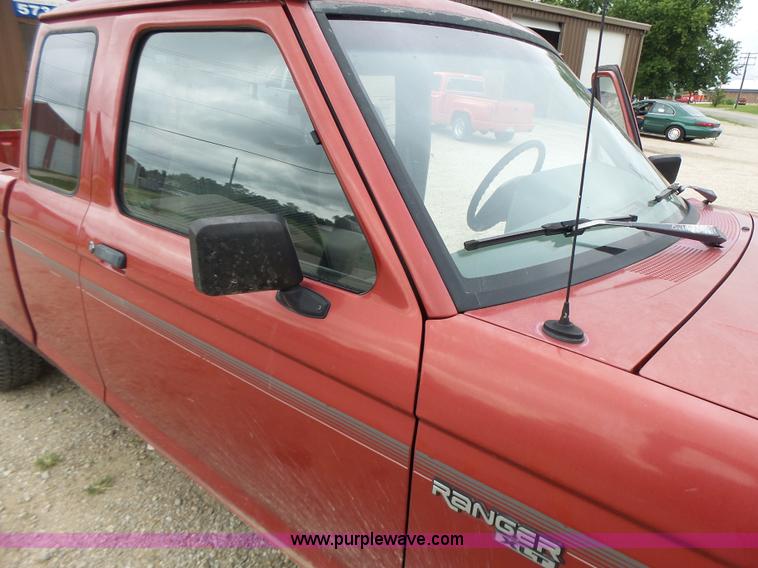 image for item K5709 1992 Ford Ranger SuperCab pickup truck