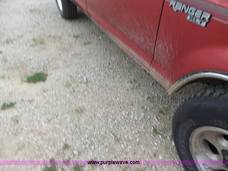 image for item K5709 1992 Ford Ranger SuperCab pickup truck