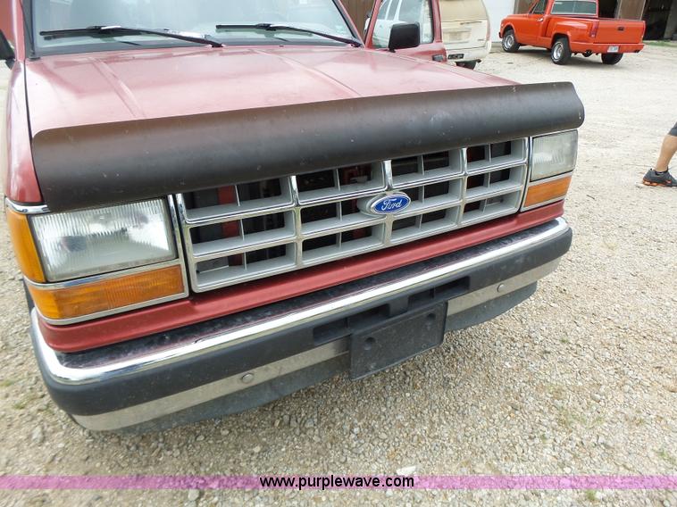 image for item K5709 1992 Ford Ranger SuperCab pickup truck