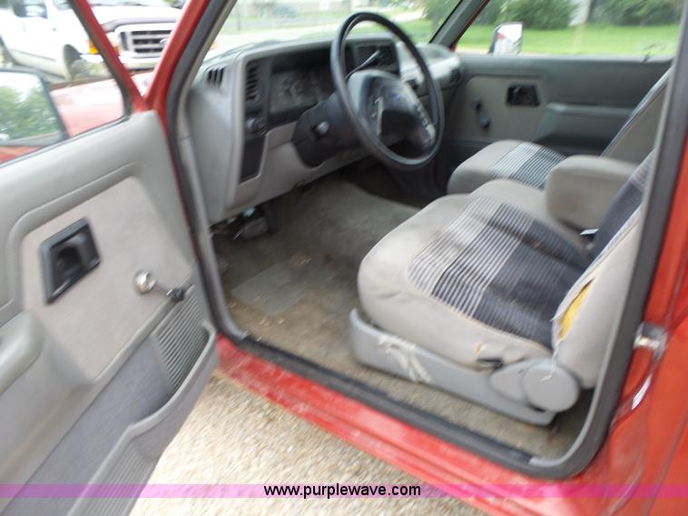 image for item K5709 1992 Ford Ranger SuperCab pickup truck