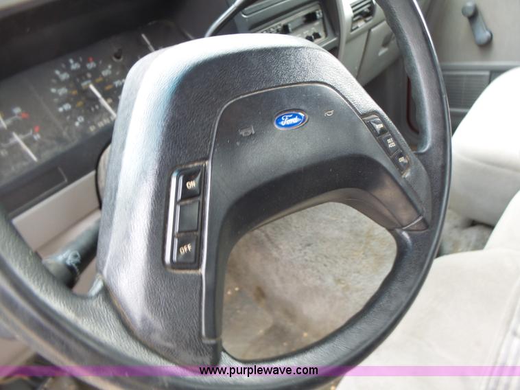 image for item K5709 1992 Ford Ranger SuperCab pickup truck