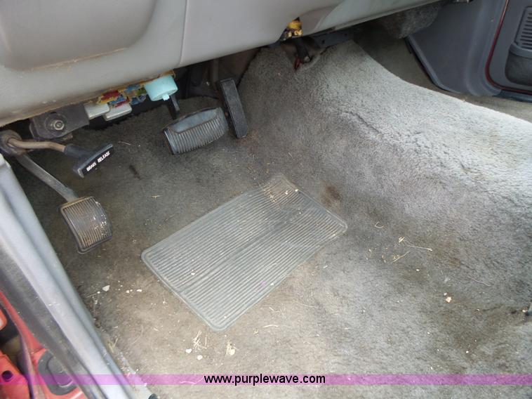 image for item K5709 1992 Ford Ranger SuperCab pickup truck