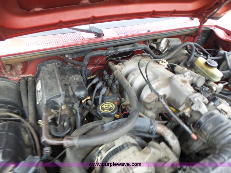 image for item K5709 1992 Ford Ranger SuperCab pickup truck