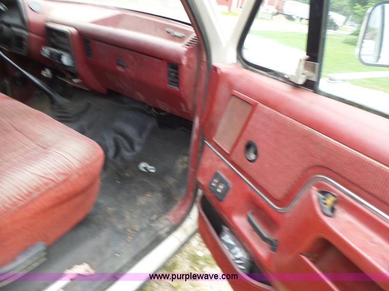 image for item K5711 1988 Ford F350 rollback truck