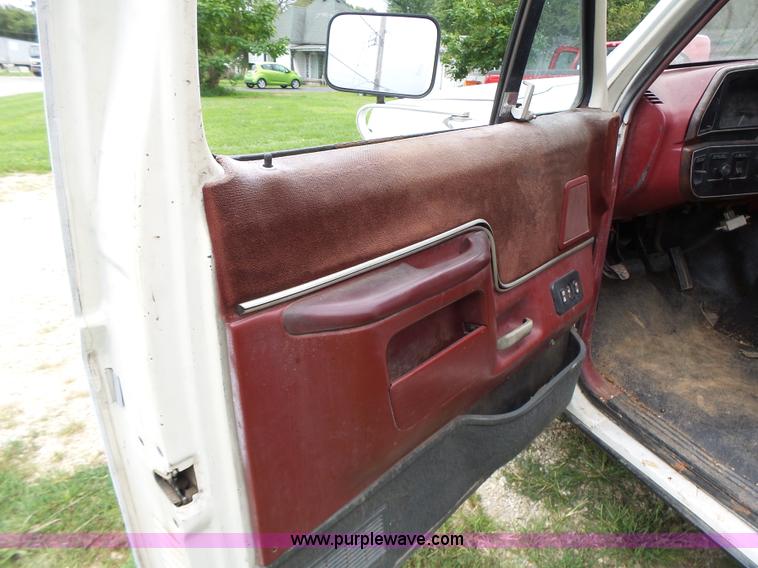 image for item K5711 1988 Ford F350 rollback truck