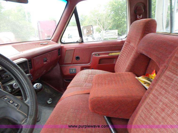 image for item K5711 1988 Ford F350 rollback truck