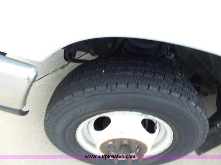 image for item K5719 2009 Ford E450 Champion bus