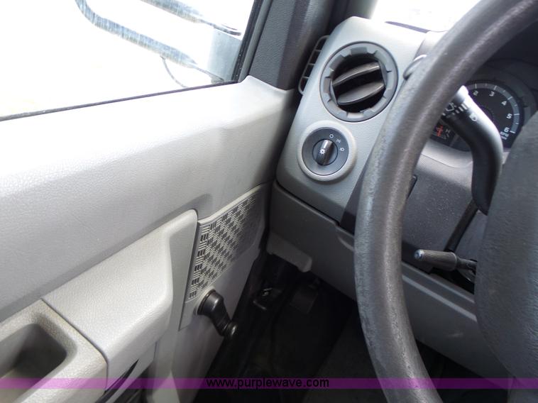 image for item K5719 2009 Ford E450 Champion bus