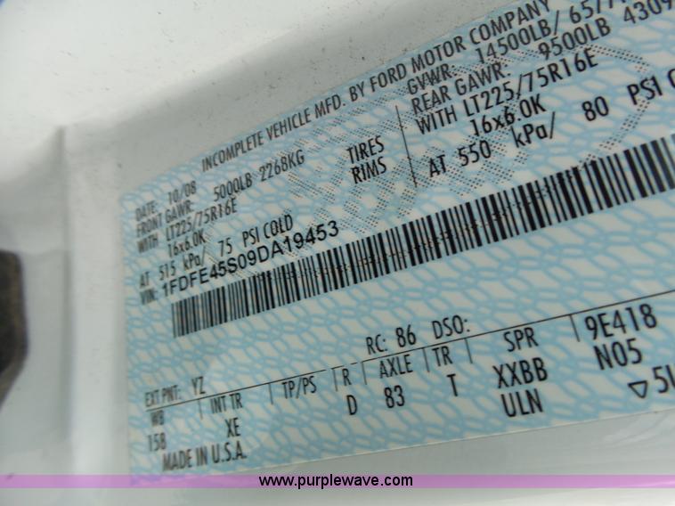 image for item K5719 2009 Ford E450 Champion bus