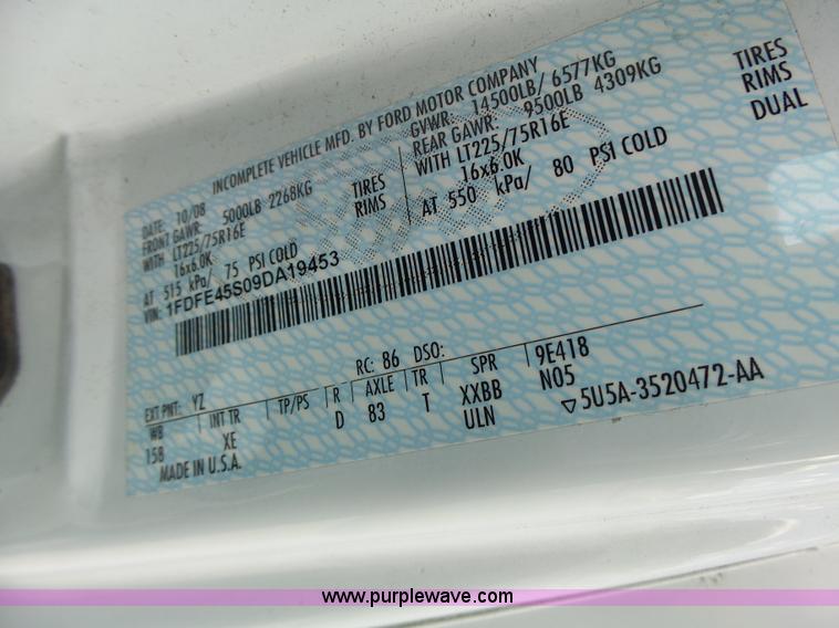 image for item K5719 2009 Ford E450 Champion bus