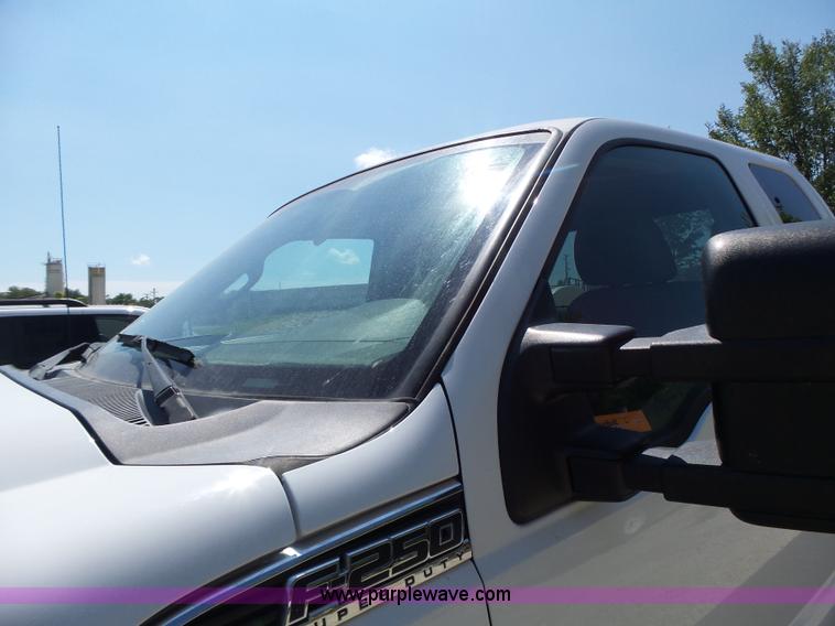 image for item K5721 2011 Ford F250 Super Duty SuperCab pickup truck