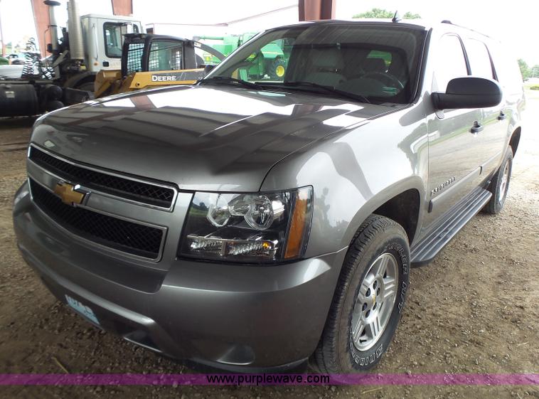 image for item K5724 2007 Chevrolet Suburban 1500 SUV
