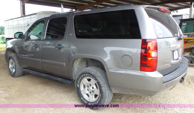 image for item K5724 2007 Chevrolet Suburban 1500 SUV