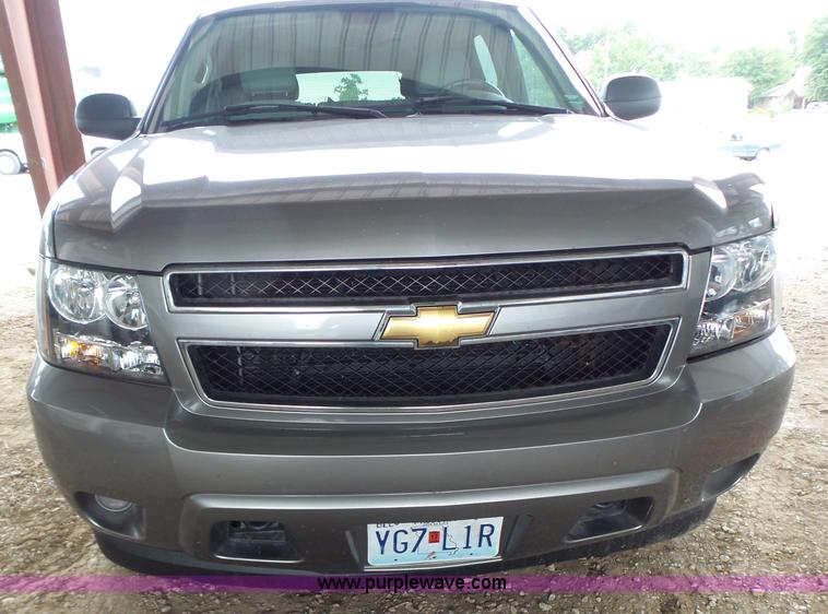 image for item K5724 2007 Chevrolet Suburban 1500 SUV