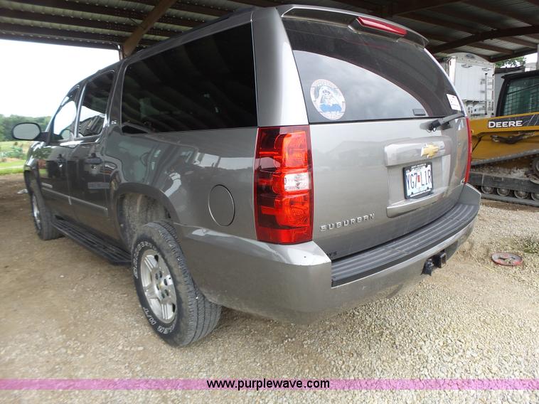 image for item K5724 2007 Chevrolet Suburban 1500 SUV