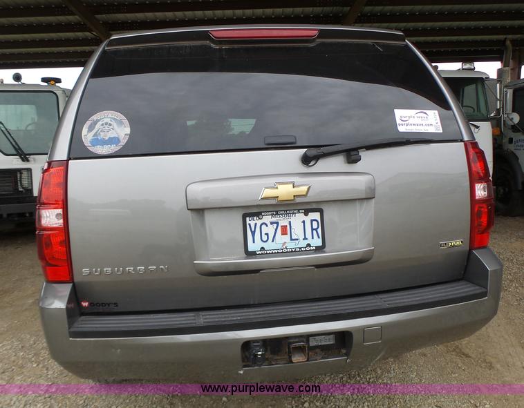 image for item K5724 2007 Chevrolet Suburban 1500 SUV