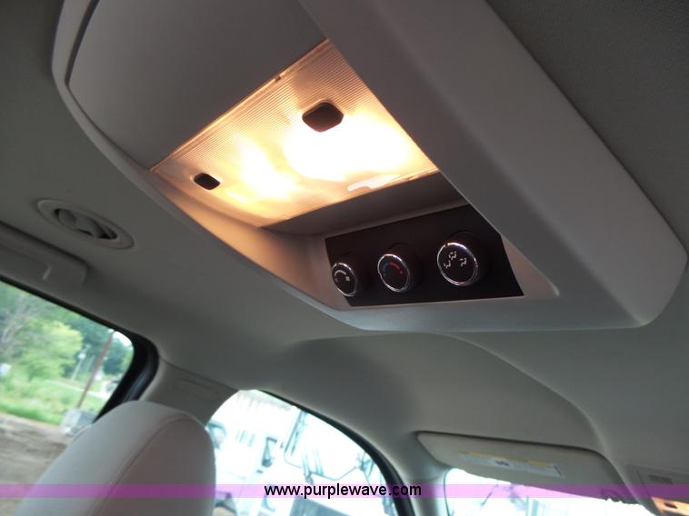 image for item K5724 2007 Chevrolet Suburban 1500 SUV