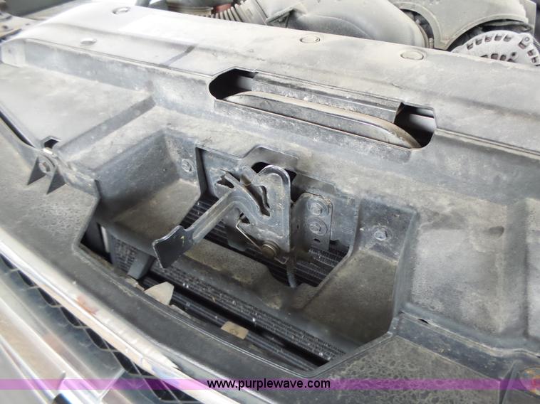 image for item K5724 2007 Chevrolet Suburban 1500 SUV