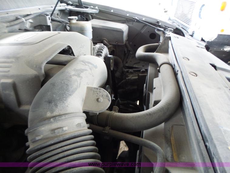 image for item K5724 2007 Chevrolet Suburban 1500 SUV