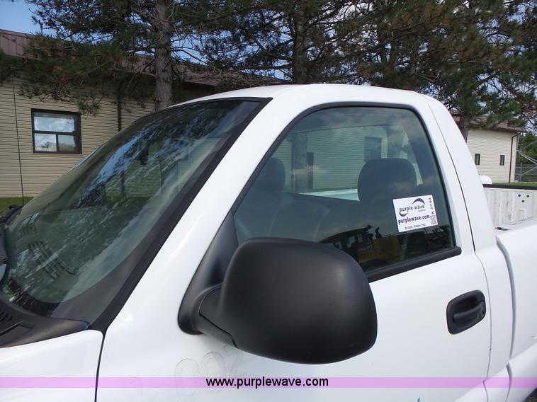 image for item K5740 2006 Chevrolet Silverado 1500 pickup truck