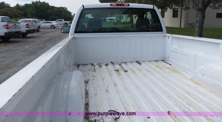 image for item K5740 2006 Chevrolet Silverado 1500 pickup truck