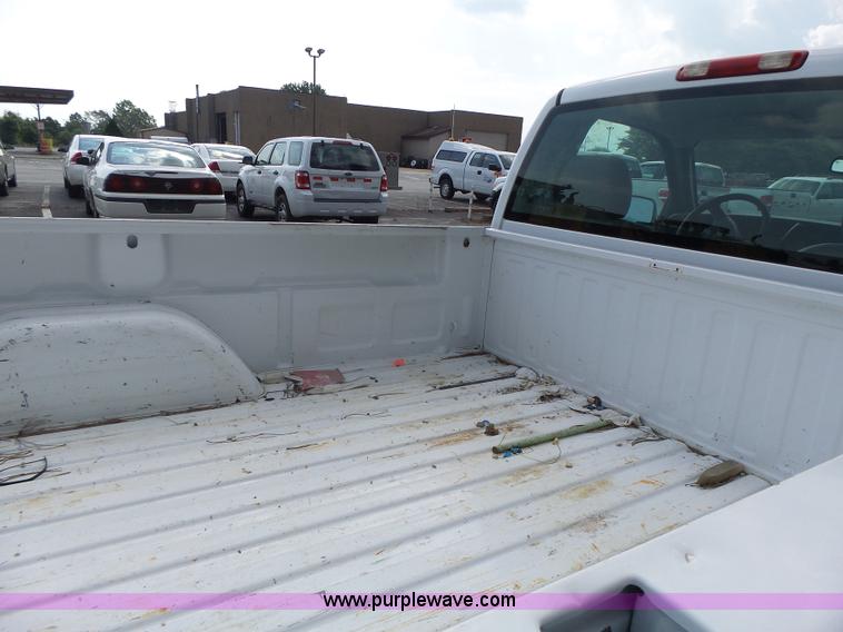 image for item K5740 2006 Chevrolet Silverado 1500 pickup truck