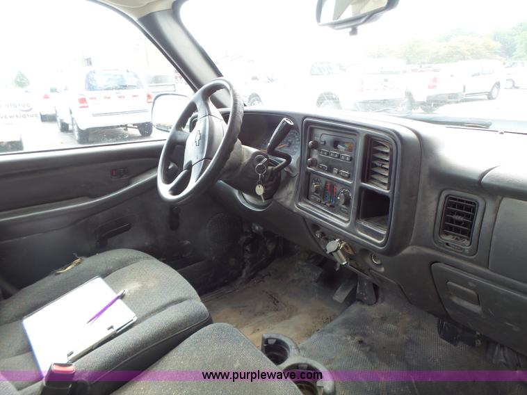 image for item K5740 2006 Chevrolet Silverado 1500 pickup truck