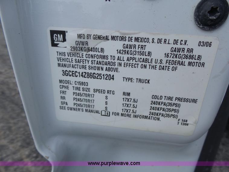 image for item K5740 2006 Chevrolet Silverado 1500 pickup truck