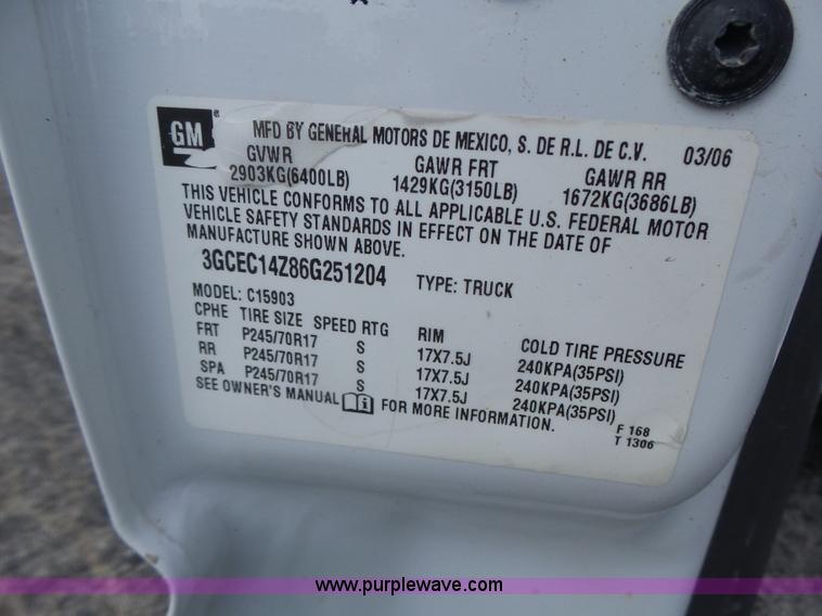 image for item K5740 2006 Chevrolet Silverado 1500 pickup truck