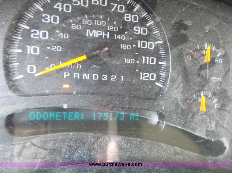 image for item K5740 2006 Chevrolet Silverado 1500 pickup truck