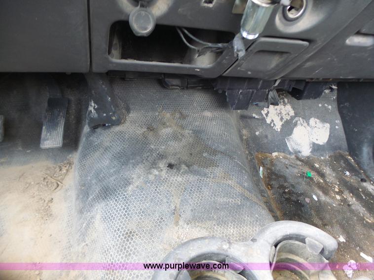 image for item K5740 2006 Chevrolet Silverado 1500 pickup truck