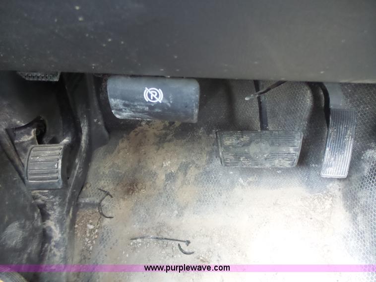 image for item K5740 2006 Chevrolet Silverado 1500 pickup truck