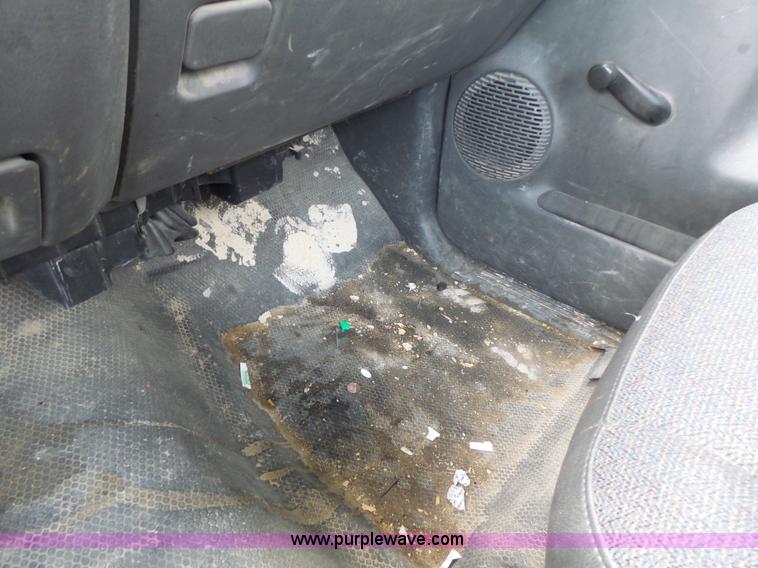 image for item K5740 2006 Chevrolet Silverado 1500 pickup truck