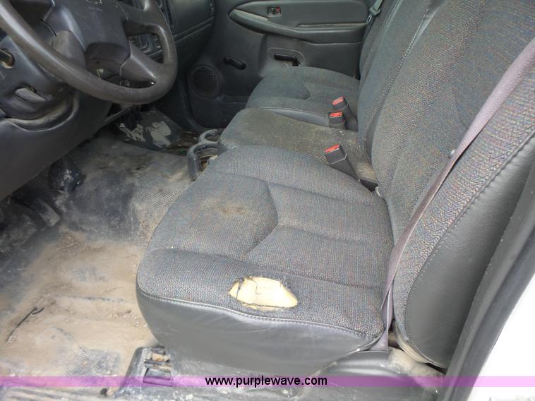 image for item K5740 2006 Chevrolet Silverado 1500 pickup truck