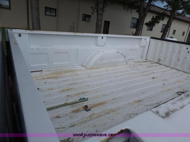 image for item K5740 2006 Chevrolet Silverado 1500 pickup truck