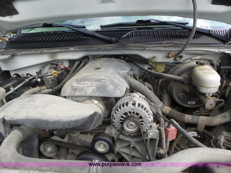 image for item K5740 2006 Chevrolet Silverado 1500 pickup truck