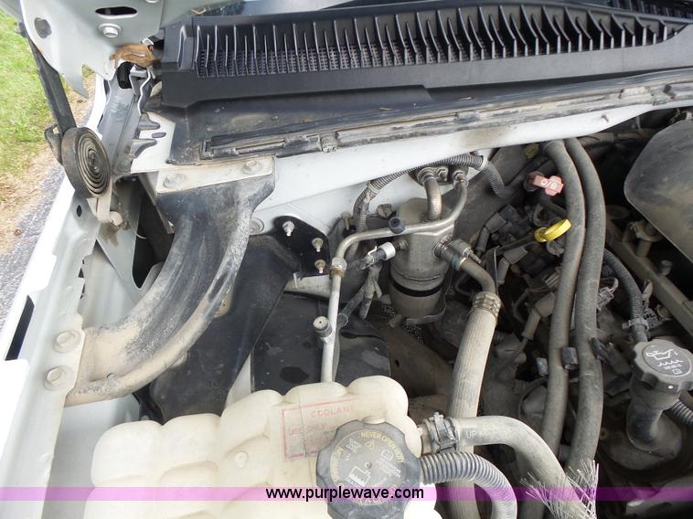 image for item K5740 2006 Chevrolet Silverado 1500 pickup truck