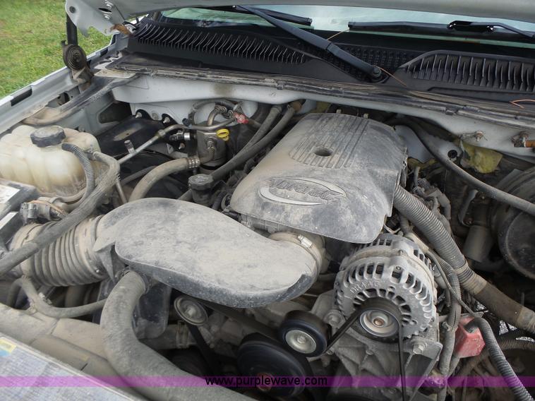 image for item K5740 2006 Chevrolet Silverado 1500 pickup truck