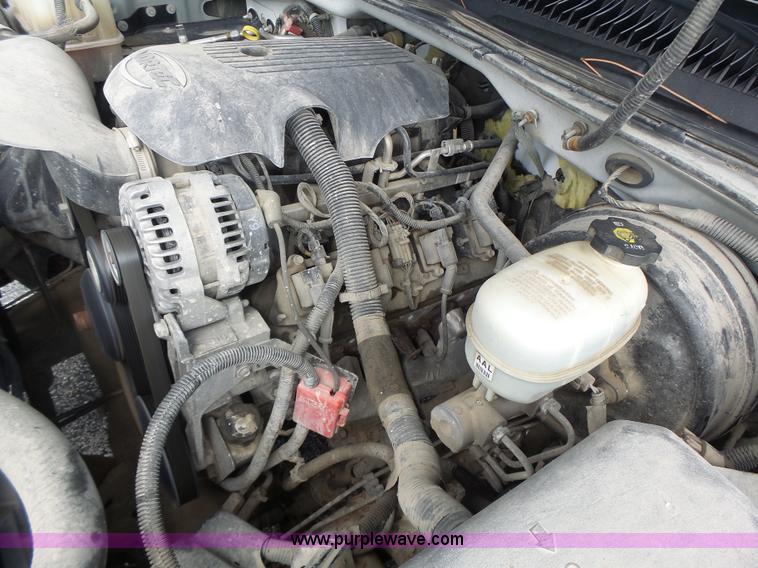 image for item K5740 2006 Chevrolet Silverado 1500 pickup truck