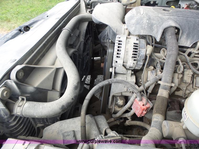 image for item K5740 2006 Chevrolet Silverado 1500 pickup truck