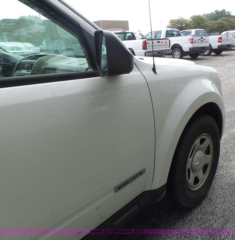 image for item K5746 2008 Ford Escape