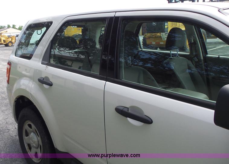 image for item K5746 2008 Ford Escape