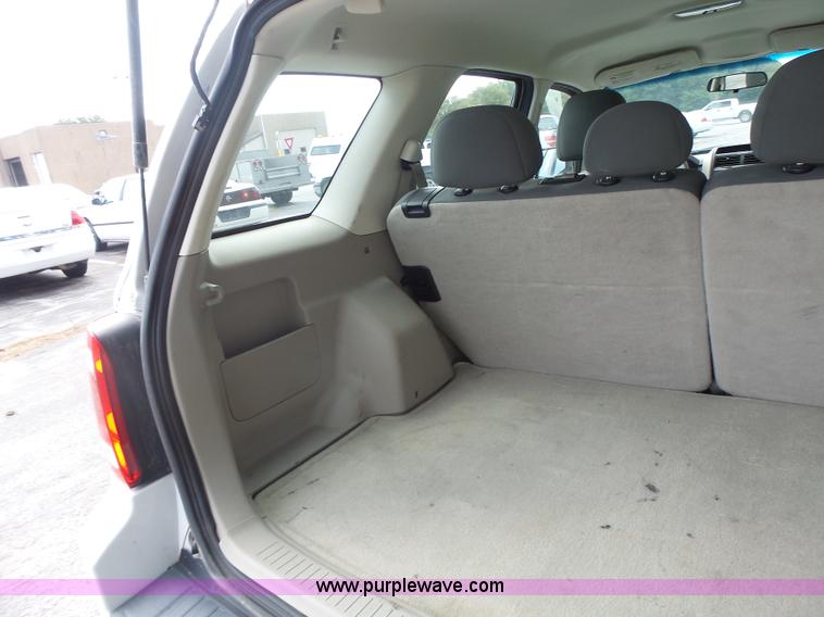 image for item K5746 2008 Ford Escape