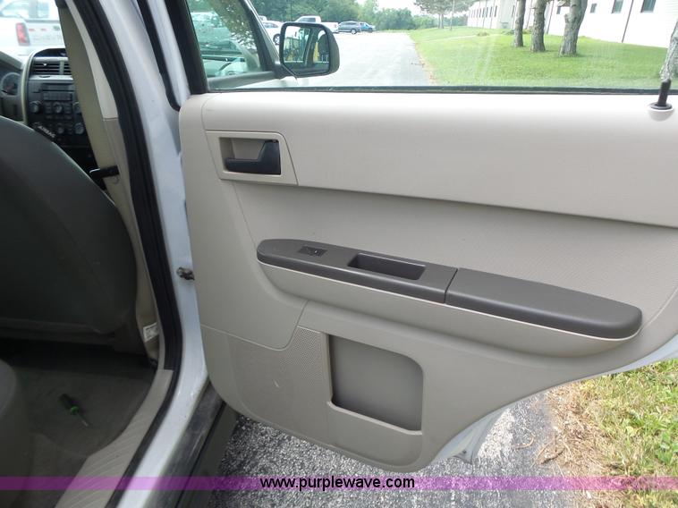 image for item K5746 2008 Ford Escape